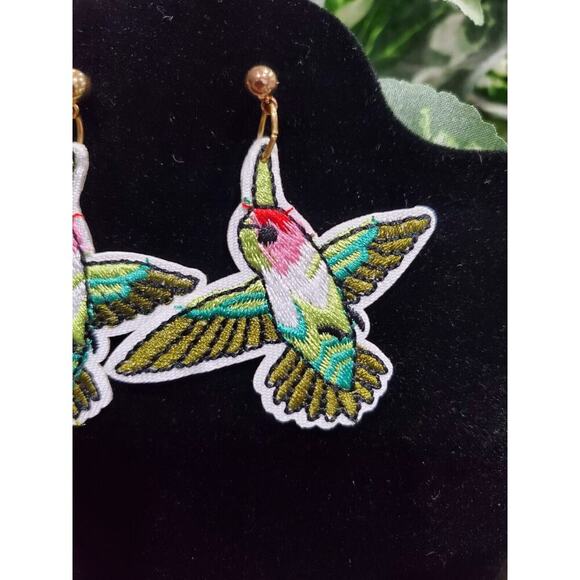 Women's Multicolor Bird's Shape Stylish Partywear Stylish Fabric Earrings Set - Picture 4 of 6